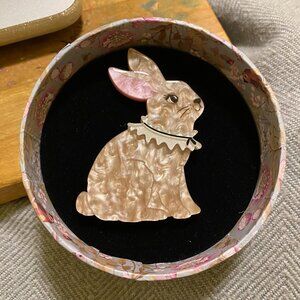 Erstwilder x Fleur Harris Dainty Bunny Resin Brooch NWT